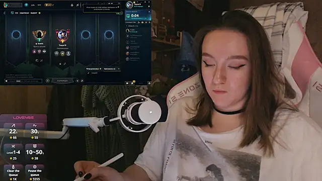 MoonlishSiren online show from 04/14/26, 09:21