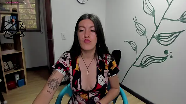 LiaCooper  online show from 12/13/24, 06:27
