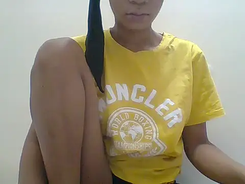 Snapshot of DADDYS_shuga chatting on 07/05/26, 05:25 DADDYS shuga online show from 07/05/26, 05:25