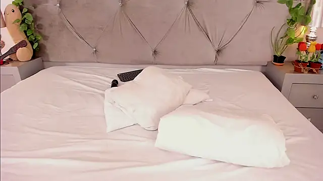 Snapshot of linasantoss chatting on 01/24/25, 03:13 linasantoss online show from 01/24/25, 03:13