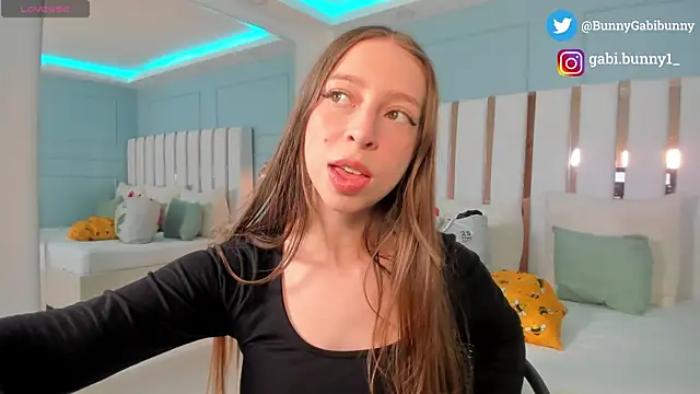 gabi bunny online show from 04/15/26, 05:53