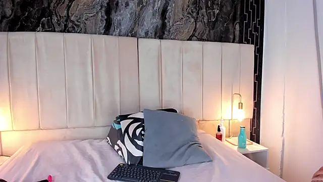 lia sofiia online show from 11/04/25, 09:08