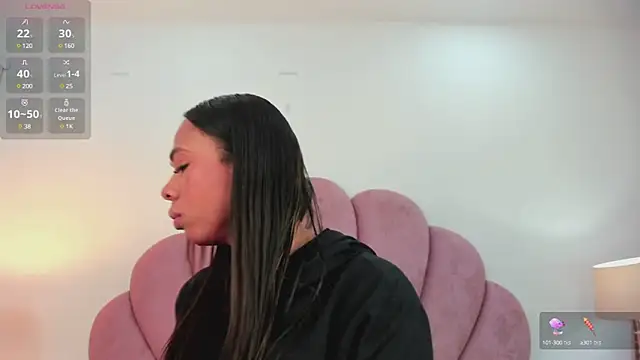 Nicole Paradise online show from 03/07/25, 12:56