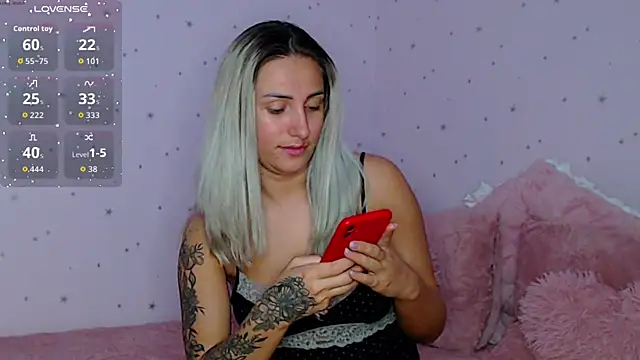 Snapshot of DeeaFUN25 chatting on 11/28/25, 03:58 DeeaFUN25 online show from 11/28/25, 03:58