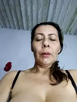 Snapshot of Mia-funny20 chatting on 12/12/24, 03:43 Mia-funny20 online show from 12/12/24, 03:43