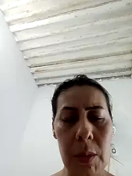 Snapshot of Mia-funny20 chatting on 12/25/24, 12:27 Mia-funny20 online show from 12/25/24, 12:27