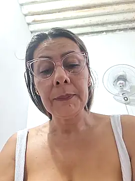 Snapshot of Mia-funny20 chatting on 02/11/26, 02:33 Mia-funny20 online show from 02/11/26, 02:33