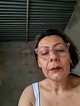 Snapshot of Mia-funny20 chatting on 02/22/26, 08:29 Mia-funny20 online show from 02/22/26, 08:29