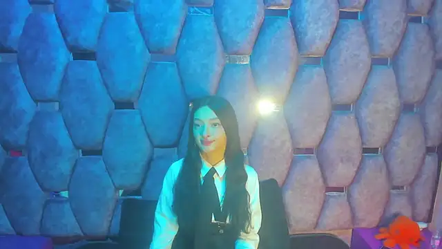 Aurora 18 online show from 09/30/25, 02:00