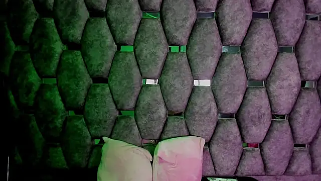 Aurora 18 online show from 11/21/25, 02:38