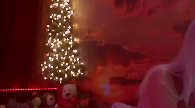 MoniCutex online show from 12/31/24, 01:57