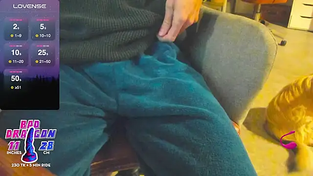 Snapshot of sexy_in_the_dark chatting on 02/10/25, 06:03 sexy in the dark online show from 02/10/25, 06:03