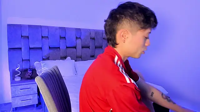 Snapshot of MarcusCollinss_ chatting on 12/03/24, 12:06 MarcusCollinss online show from 12/03/24, 12:06