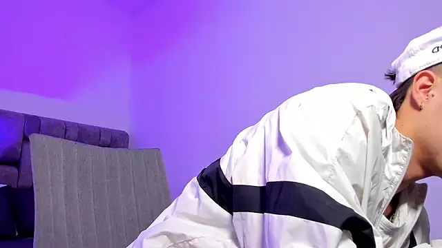 Snapshot of MarcusCollinss_ chatting on 12/17/24, 12:00 MarcusCollinss online show from 12/17/24, 12:00