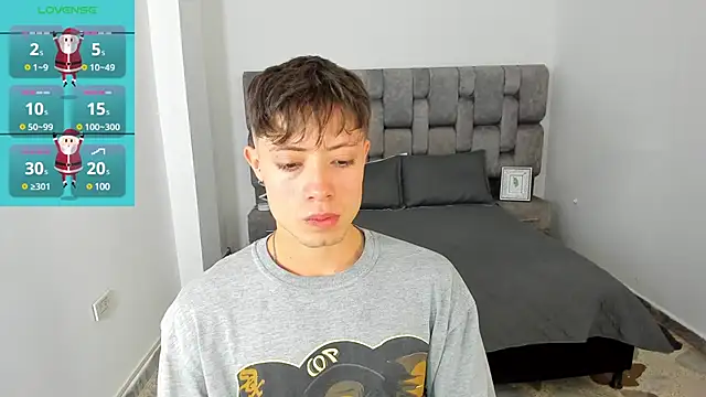 Snapshot of MarcusCollinss_ chatting on 12/22/24, 04:06 MarcusCollinss online show from 12/22/24, 04:06