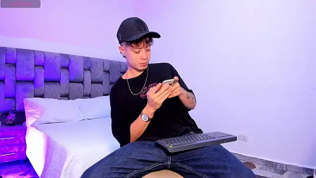 Snapshot of MarcusCollinss_ chatting on 12/28/24, 03:26 MarcusCollinss online show from 12/28/24, 03:26