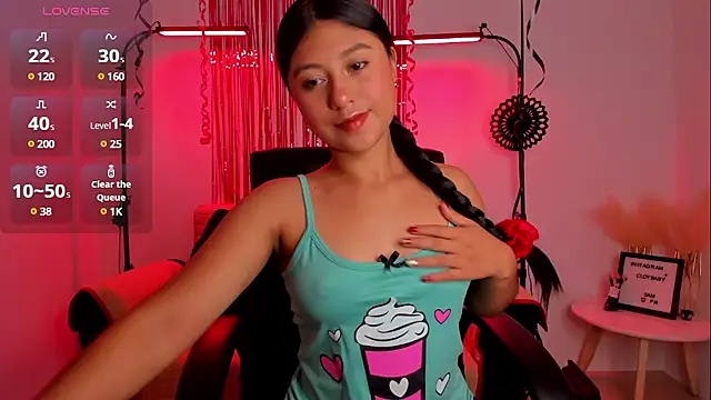 Snapshot of cloy_baby__ chatting on 12/14/24, 10:34 cloy baby online show from 12/14/24, 10:34