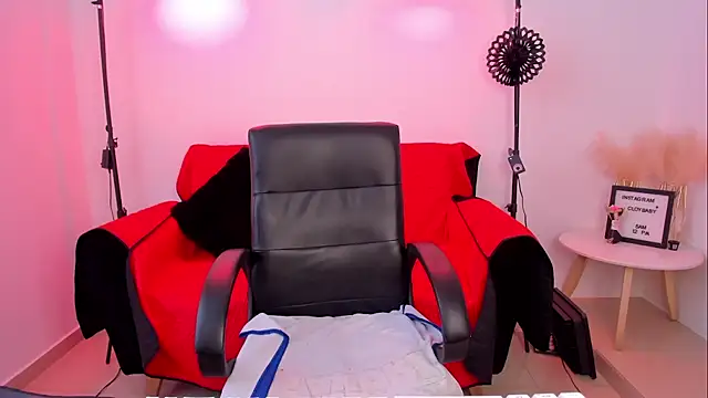 Snapshot of cloy_baby__ chatting on 01/04/25, 02:04 cloy baby online show from 01/04/25, 02:04