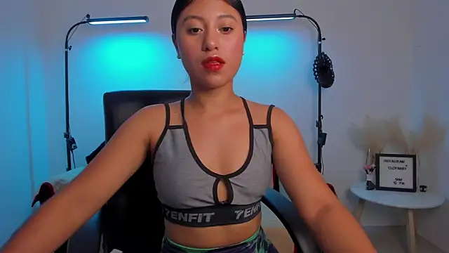 Snapshot of cloy_baby__ chatting on 02/26/25, 12:38 cloy baby online show from 02/26/25, 12:38