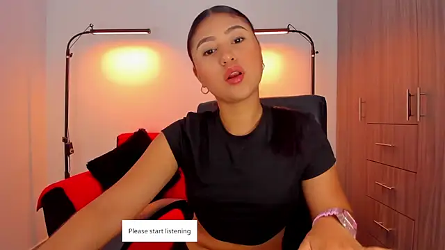 Snapshot of cloy_baby__ chatting on 10/08/25, 10:24 cloy baby online show from 10/08/25, 10:24