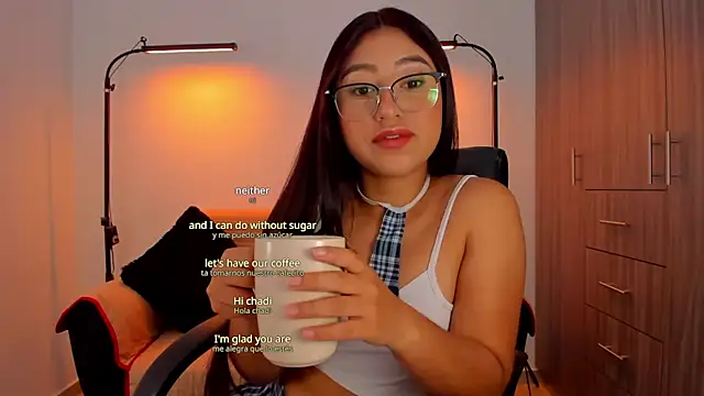 Snapshot of cloy_baby__ chatting on 10/21/25, 10:38 cloy baby online show from 10/21/25, 10:38