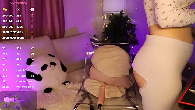 Snapshot of Sexydoll112 chatting on 03/15/25, 11:28 Sexydoll112 online show from 03/15/25, 11:28