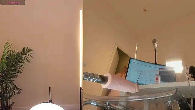 Snapshot of Sexydoll112 chatting on 09/30/25, 12:15 Sexydoll112 online show from 09/30/25, 12:15