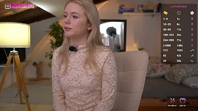 LexieLoree online show from 01/19/26, 04:16