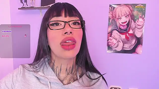 Snapshot of Akari1_Mischief chatting on 11/17/25, 03:12 Akari1 Mischief online show from 11/17/25, 03:12