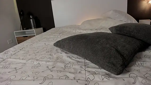 VioletPaket online show from 02/13/25, 09:27