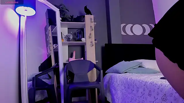 VioletPaket online show from 02/20/25, 09:20