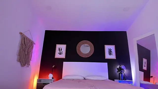 VioletPaket online show from 09/16/25, 12:17