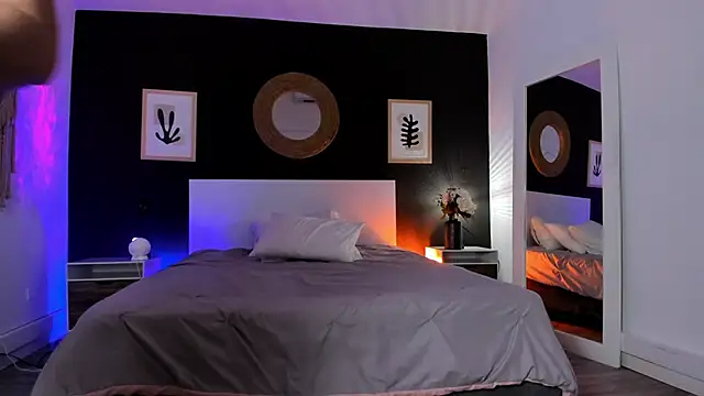 VioletPaket online show from 09/26/25, 11:47