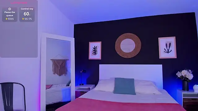 VioletPaket online show from 03/21/26, 12:54