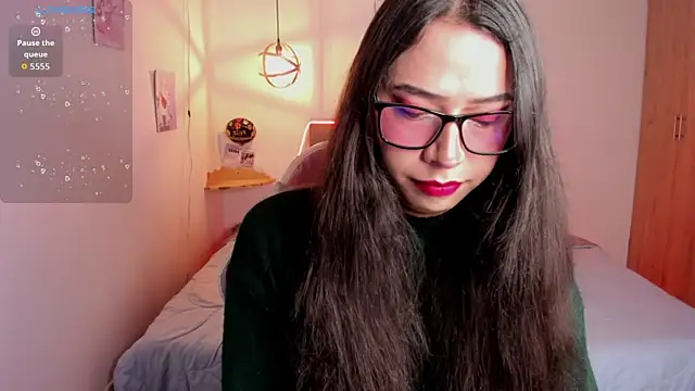 Snapshot of paula_kawaiifu_ chatting on 10/22/25, 02:17 paula kawaiifu online show from 10/22/25, 02:17