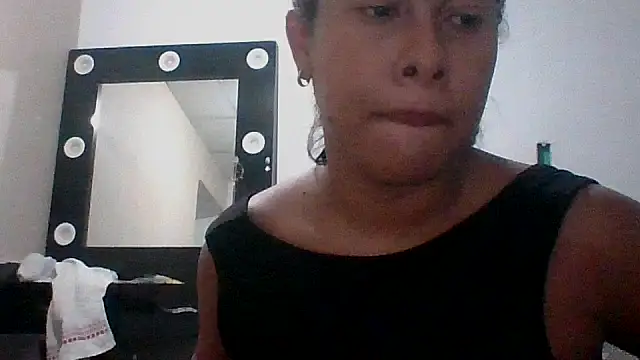 Kitra New online show from 04/15/26, 06:37