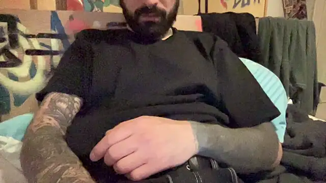 Snapshot of kameray12 chatting on 12/20/25, 10:50 kameray12 online show from 12/20/25, 10:50