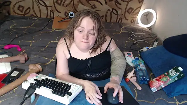 Snapshot of MiniNatalie chatting on 02/23/25, 09:44 MiniNatalie online show from 02/23/25, 09:44