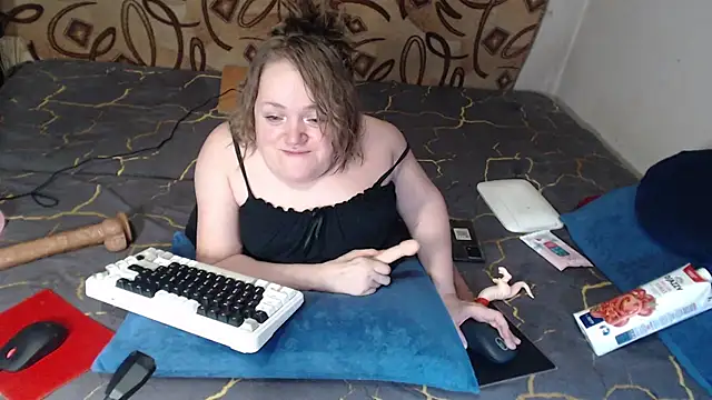 Snapshot of MiniNatalie chatting on 02/25/25, 11:11 MiniNatalie online show from 02/25/25, 11:11