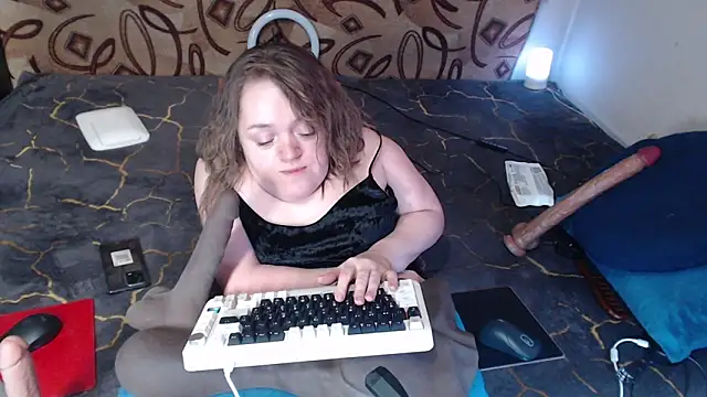 Snapshot of MiniNatalie chatting on 03/19/25, 02:59 MiniNatalie online show from 03/19/25, 02:59