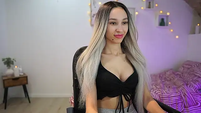 Snapshot of Amai__Liu chatting on 03/04/25, 07:11 Amai Liu online show from 03/04/25, 07:11