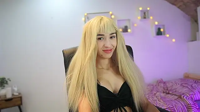 Snapshot of Amai__Liu chatting on 10/19/25, 05:57 Amai Liu online show from 10/19/25, 05:57