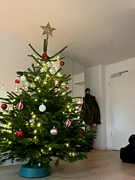 Mia-Minou online show from 12/02/25, 09:36