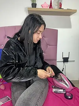 Isabella 21x online show from 03/05/25, 12:33