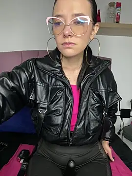 Isabella 21x online show from 03/11/25, 12:28