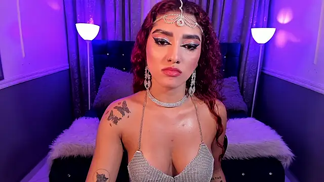 Snapshot of hallsredd chatting on 01/08/25, 11:52 hallsredd online show from 01/08/25, 11:52