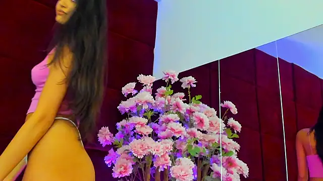 Snapshot of Alexxa chatting on 10/27/25, 07:07 Alexxa online show from 10/27/25, 07:07