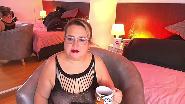 Snapshot of MartinaCaycedo chatting on 01/31/25, 11:56 MartinaCaycedo online show from 01/31/25, 11:56