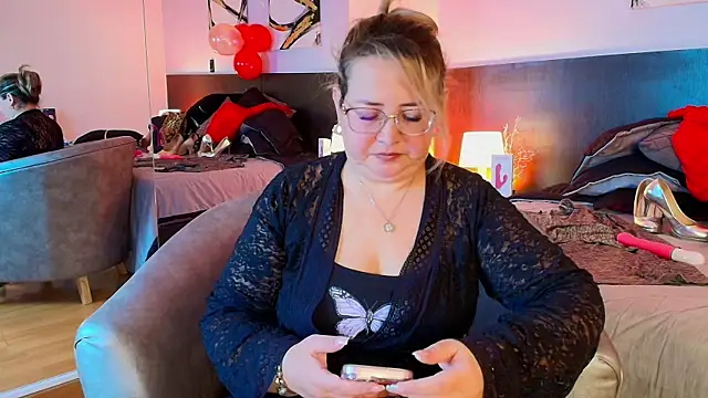Snapshot of MartinaCaycedo chatting on 02/09/25, 03:23 MartinaCaycedo online show from 02/09/25, 03:23