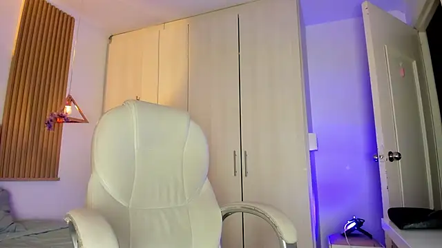 mia nevaeh online show from 03/12/26, 08:48